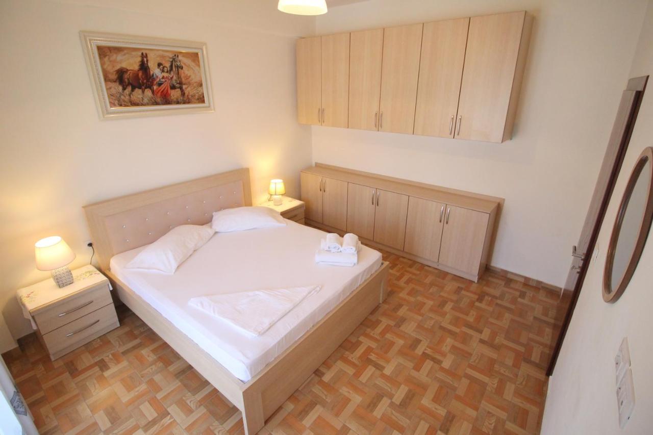 Doka Center Apartments Sarande Bagian luar foto