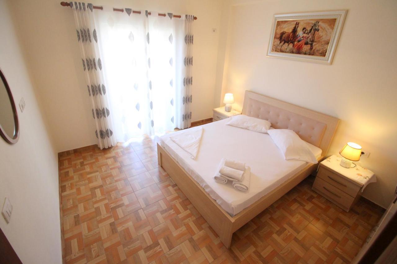 Doka Center Apartments Sarande Bagian luar foto