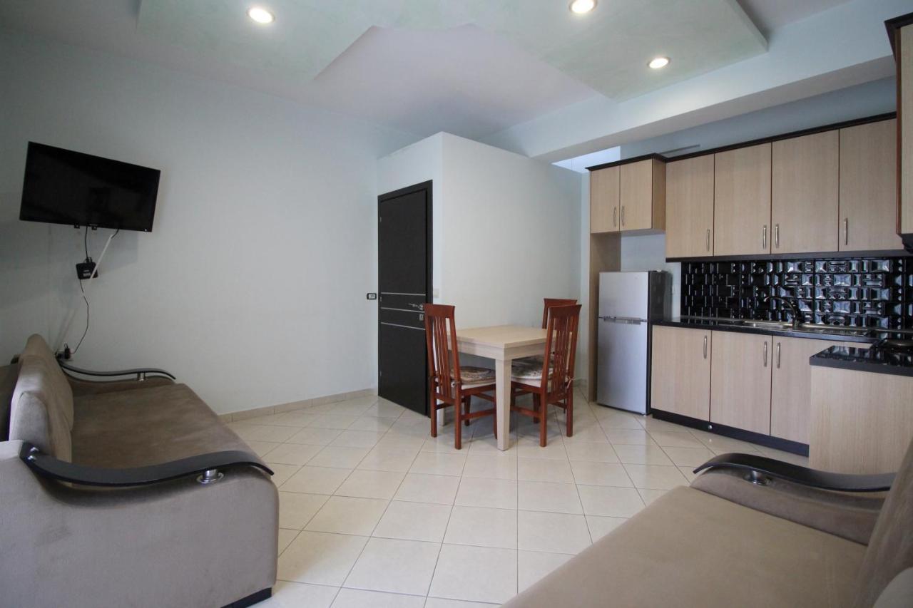 Doka Center Apartments Sarande Bagian luar foto