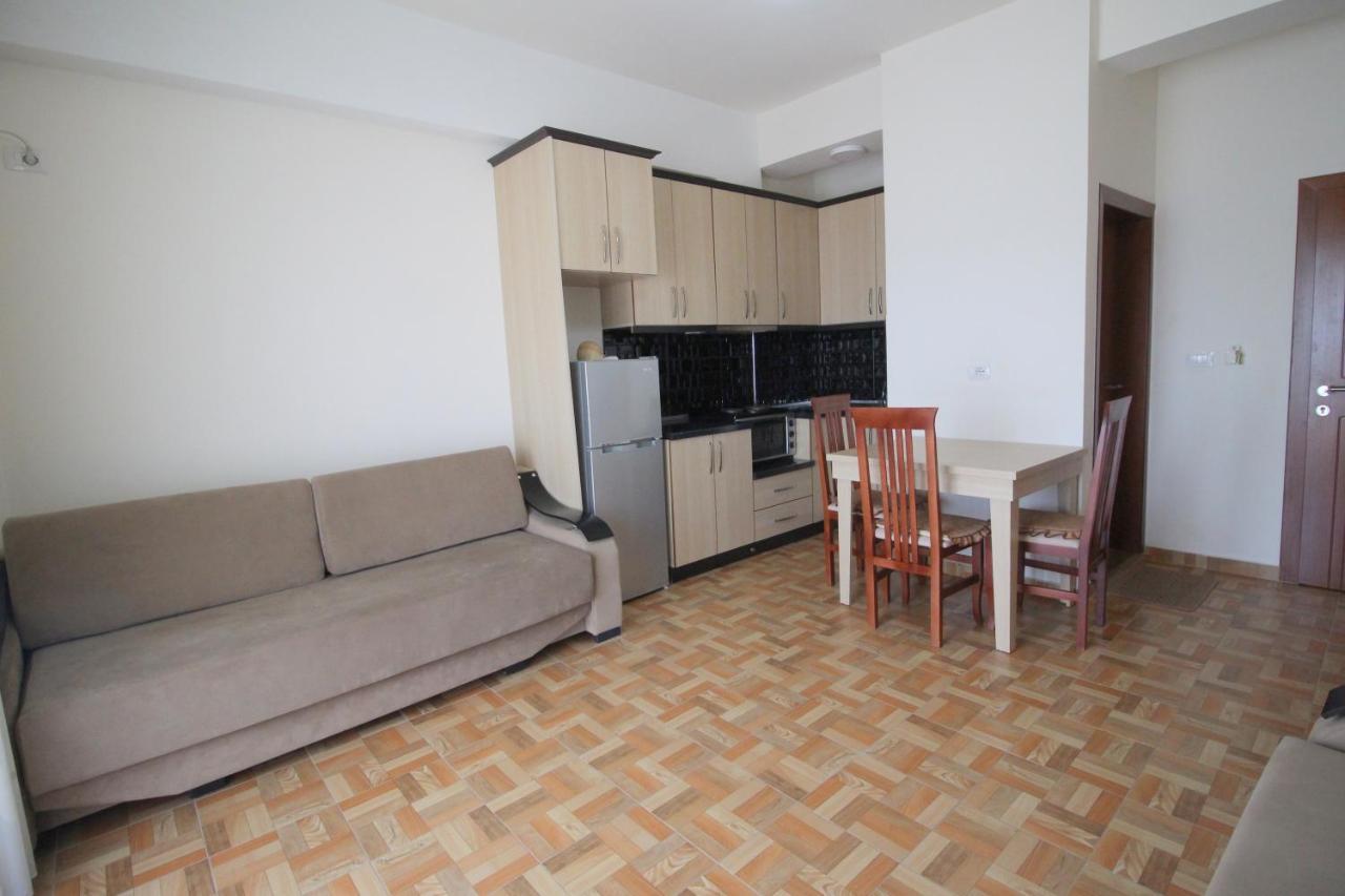 Doka Center Apartments Sarande Bagian luar foto