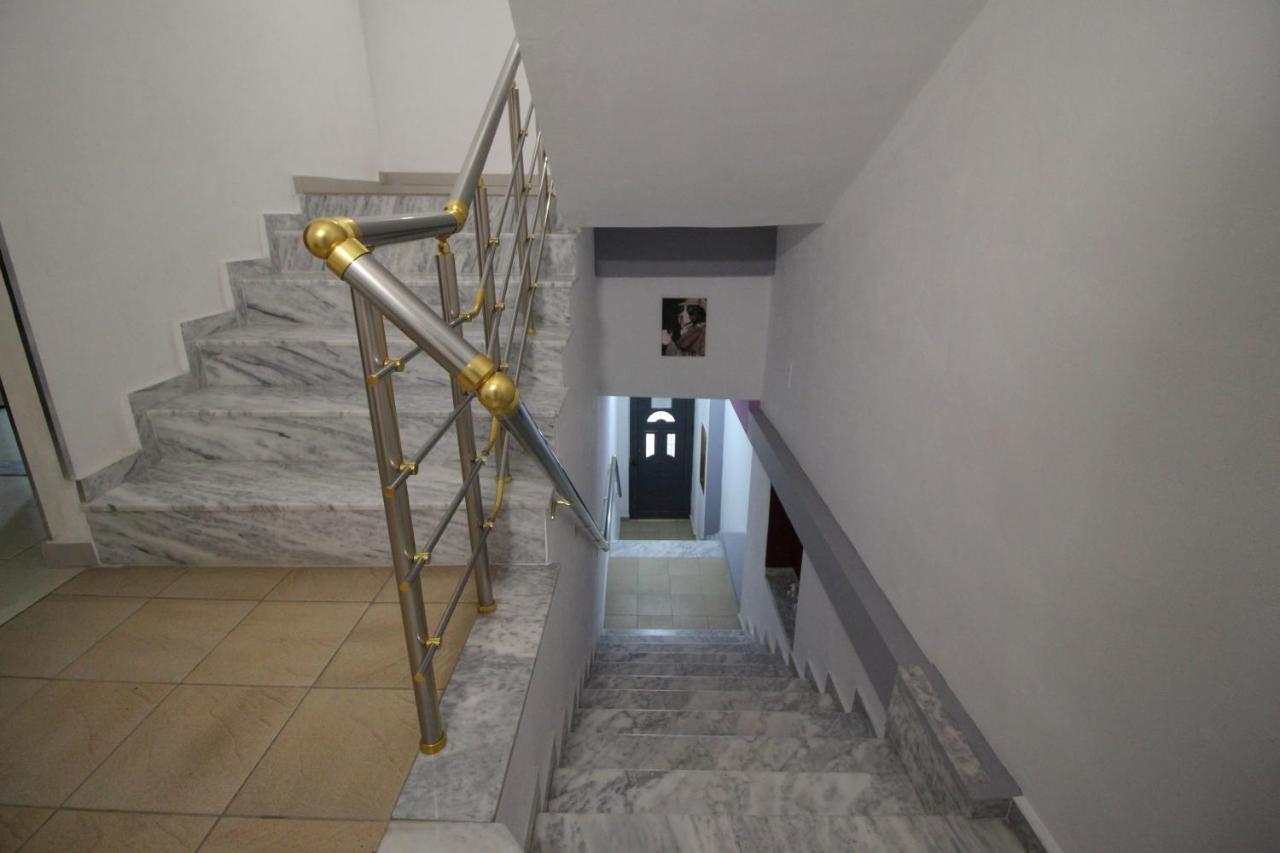 Doka Center Apartments Sarande Bagian luar foto