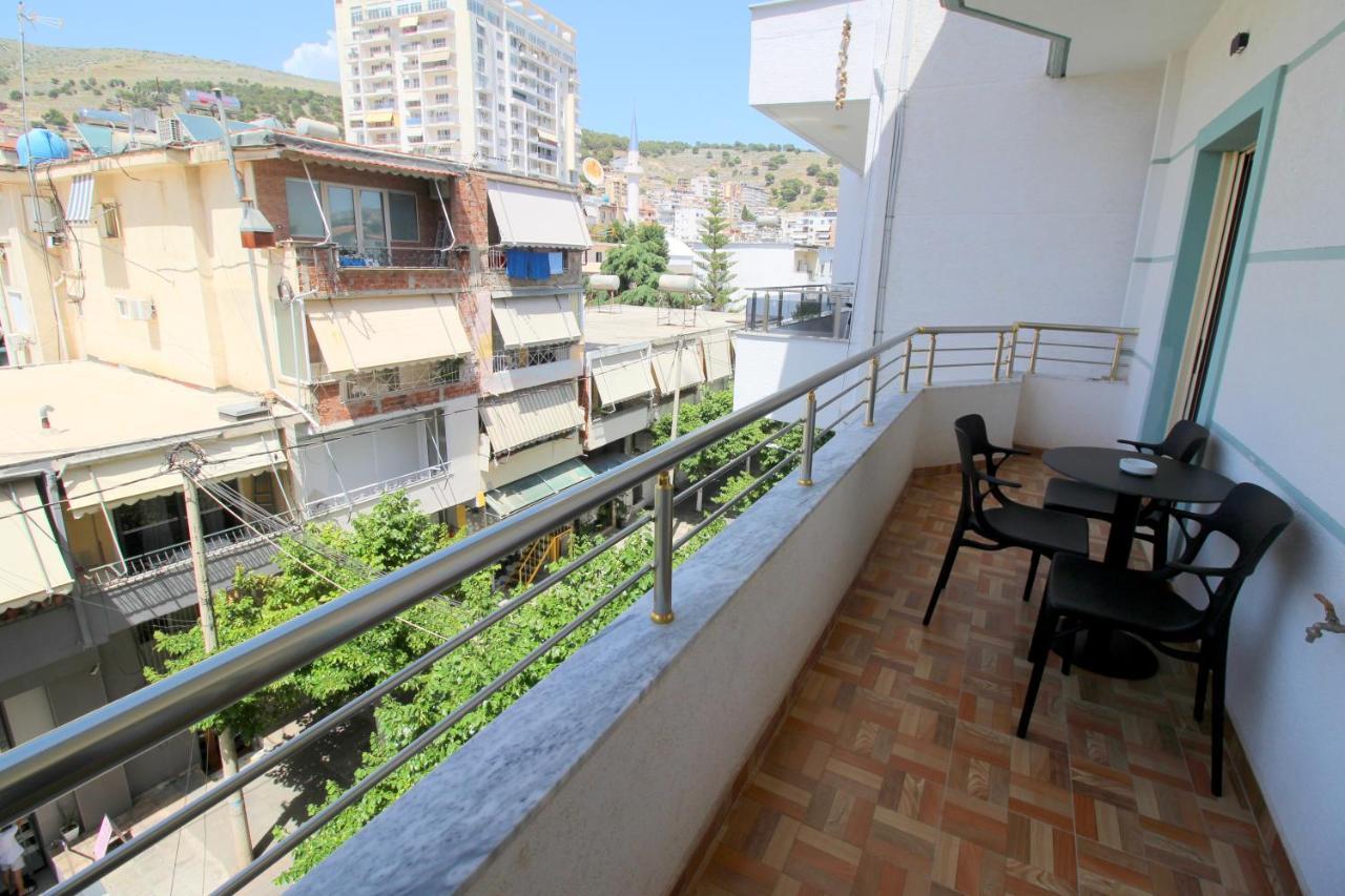 Doka Center Apartments Sarande Bagian luar foto