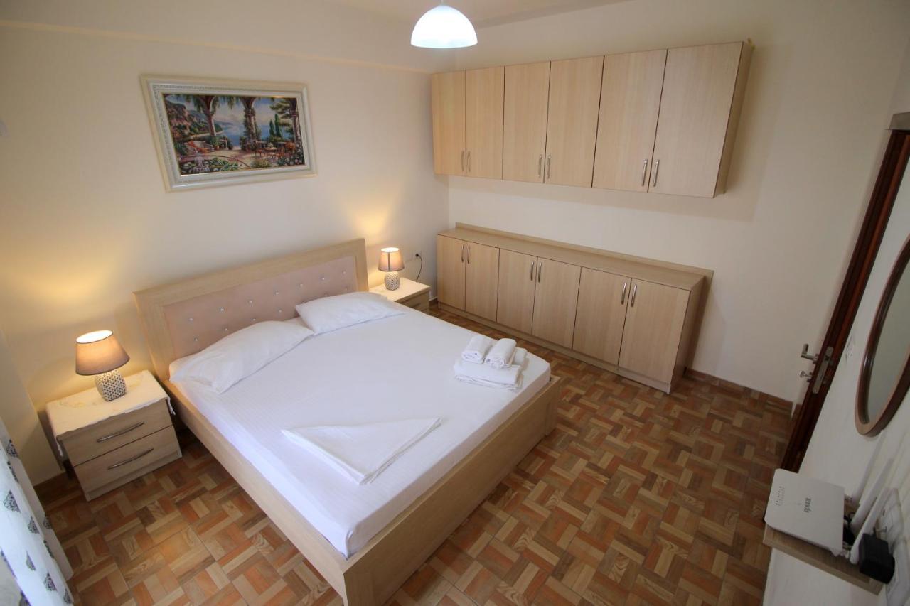Doka Center Apartments Sarande Bagian luar foto