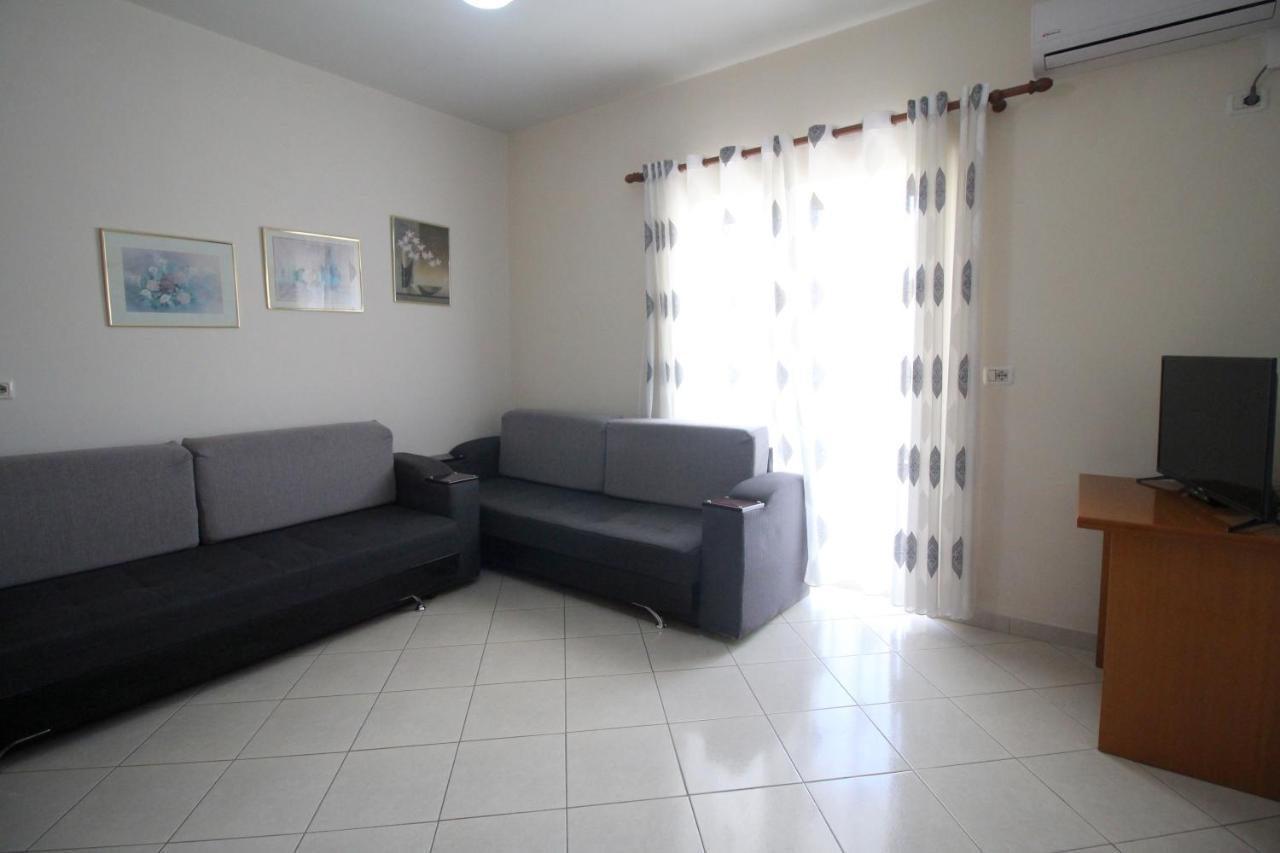 Doka Center Apartments Sarande Bagian luar foto