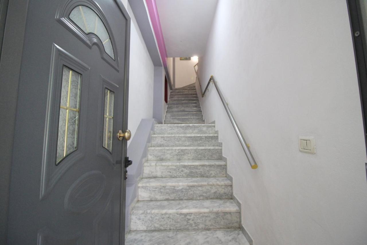 Doka Center Apartments Sarande Bagian luar foto