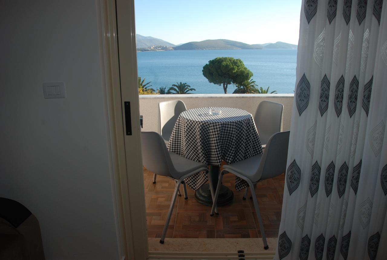 Doka Center Apartments Sarande Bagian luar foto