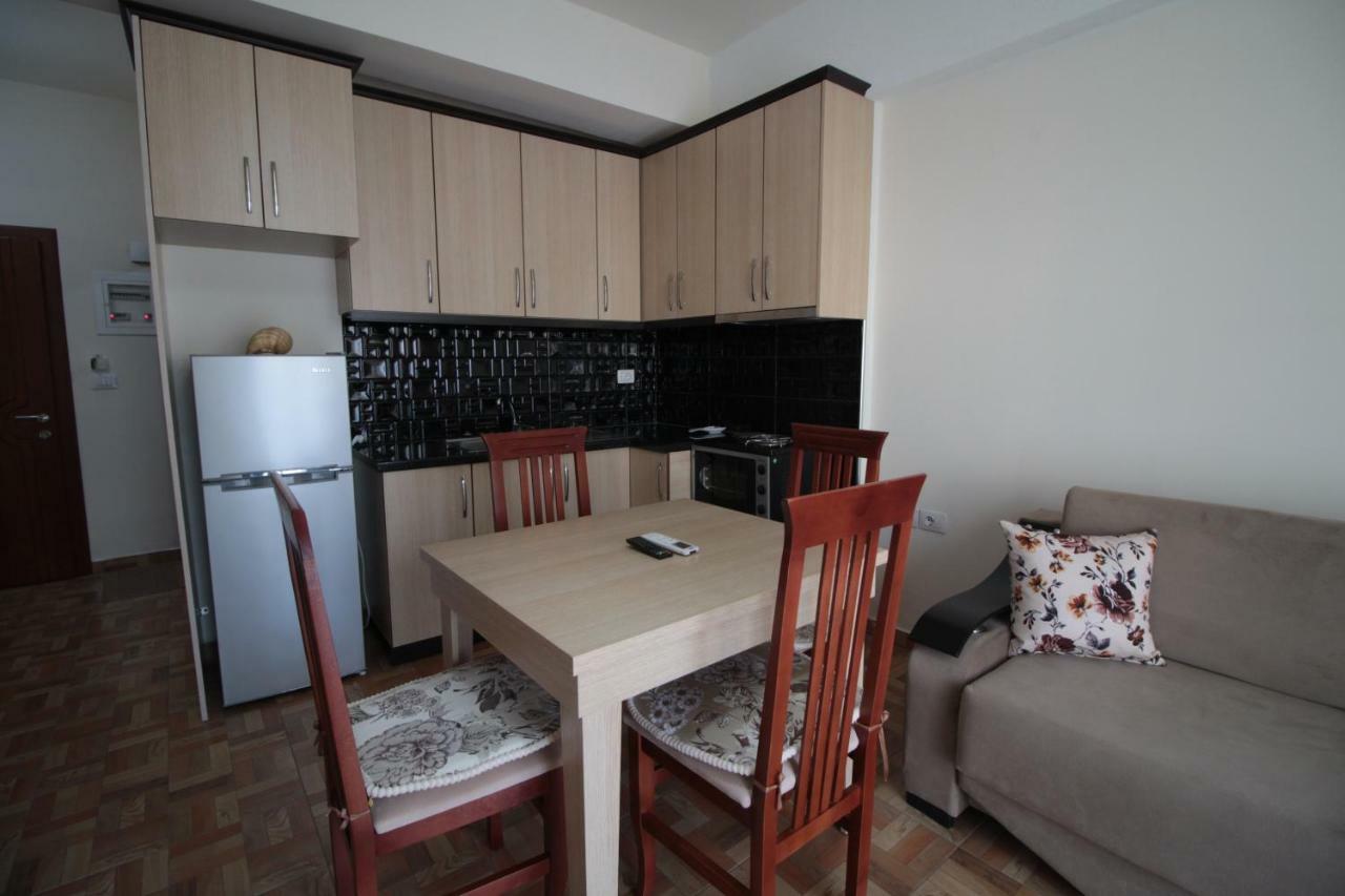 Doka Center Apartments Sarande Bagian luar foto
