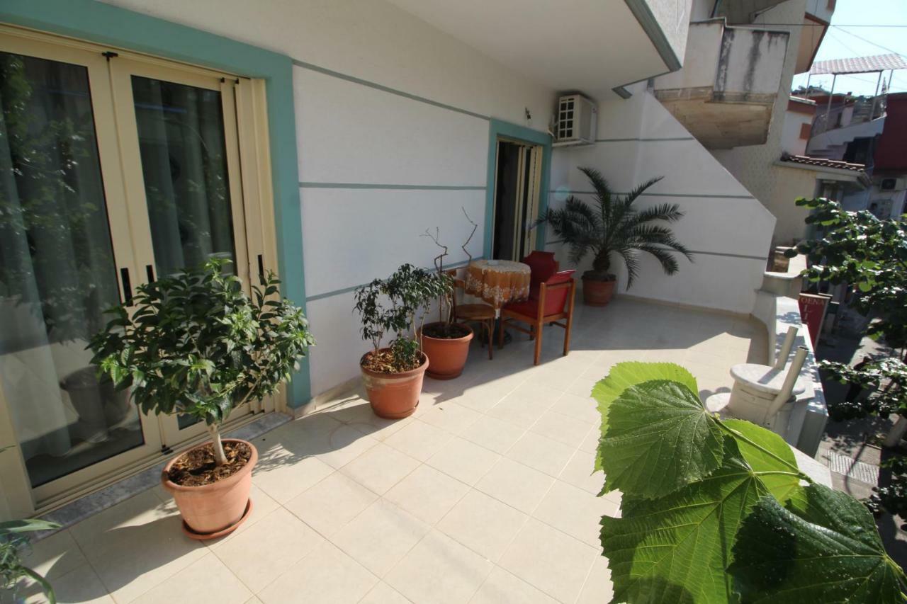 Doka Center Apartments Sarande Bagian luar foto