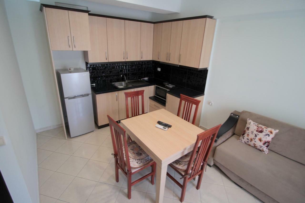 Doka Center Apartments Sarande Bagian luar foto