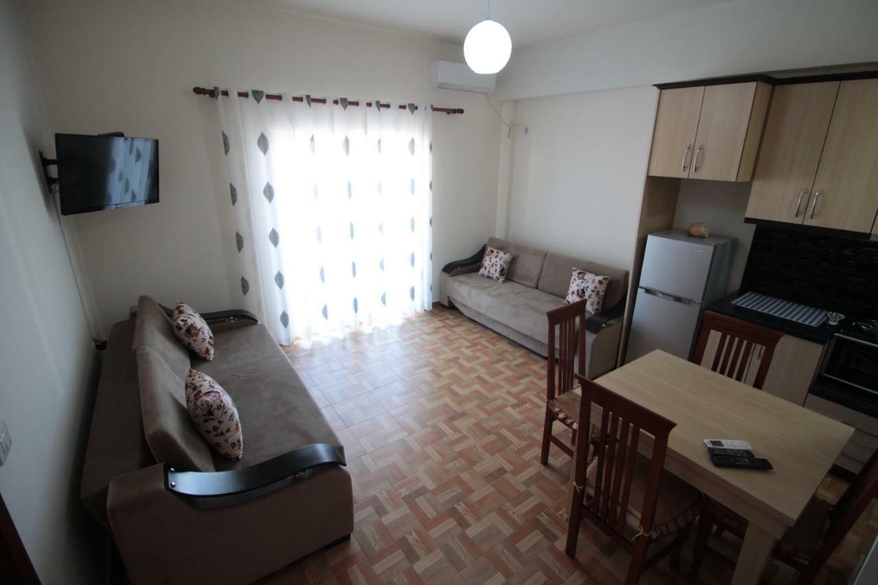 Doka Center Apartments Sarande Bagian luar foto