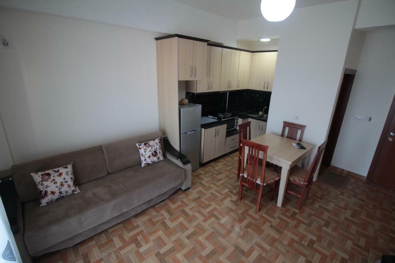 Doka Center Apartments Sarande Bagian luar foto