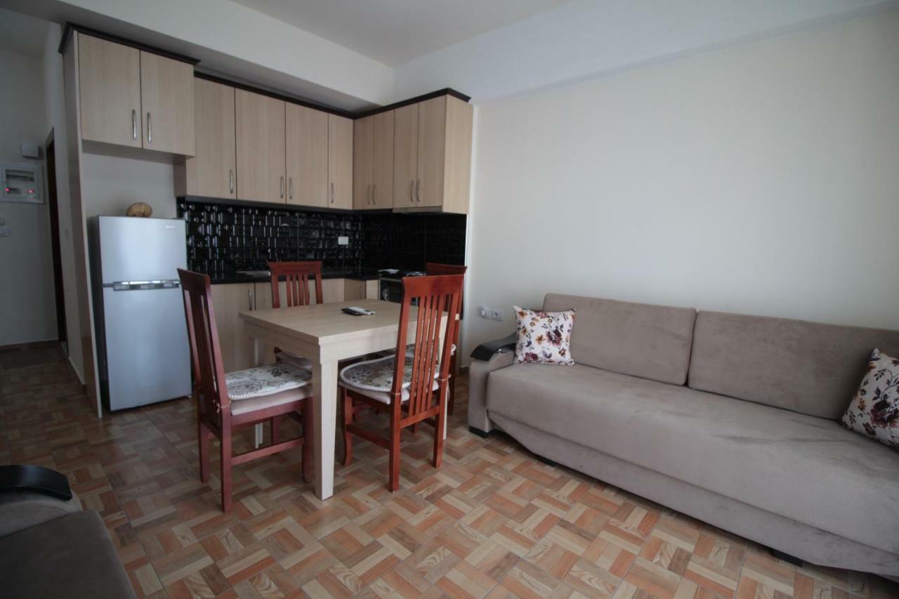 Doka Center Apartments Sarande Bagian luar foto